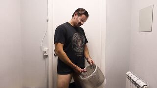 Sexy dad sudden stroke in an office with a spunk flow to rubbish bin.