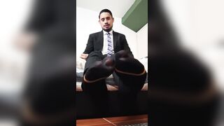 Sexlawyersergio these toes and these feet! ?