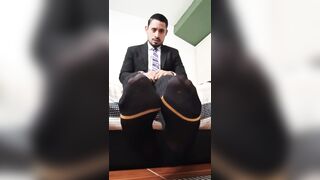 Sexlawyersergio these toes and these feet! ?