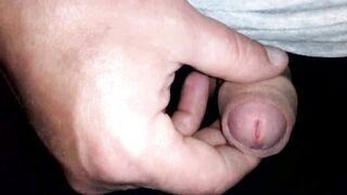 Masturbe (338) with one testicle