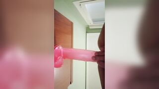 older puts sextoy in close-up and squirts