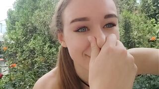 beauty peeing twice for free