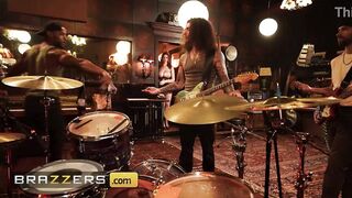 Fresh Year, Fresh Knob / Brazzers/ Go into XVPROMO