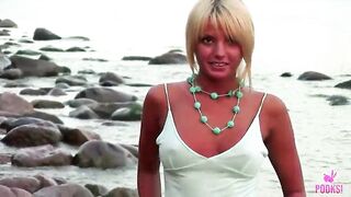 18yo Golden-haired Marleny S Masturbates Her Lovely Snatch At the Beach!