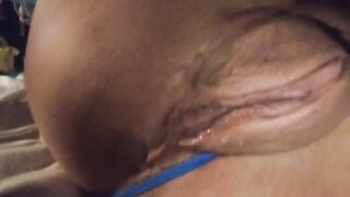 mother I'd like to fuck fingering her juicy cunt and anal fart close up