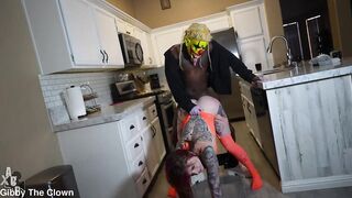 Tiny Street Walker Meets Strange Guy & This babe Gives It Up Quickly