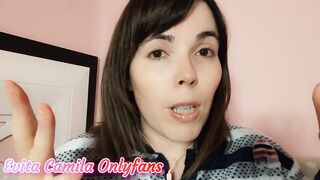 Mi primer squirt . Me masturbo, me corro y hecho todo!!! ( Evita Camila )