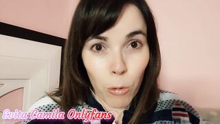 Mi primer squirt . Me masturbo, me corro y hecho todo!!! ( Evita Camila )