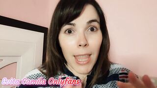 Mi primer squirt . Me masturbo, me corro y hecho todo!!! ( Evita Camila )