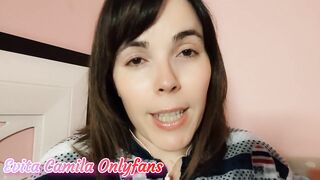 Mi primer squirt . Me masturbo, me corro y hecho todo!!! ( Evita Camila )