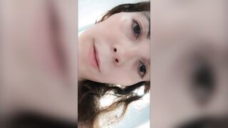 Nunca pensé que podría meterme esto por el culo - Evita Camila