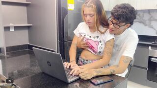 I train my little stepsister how to play with my computer during the time that making her feel my biggest schlong.