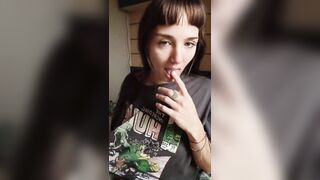 IM ADDICTED TO TOUCH MYSELF