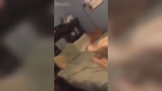 Lesbianas comiendose el cono y besandose