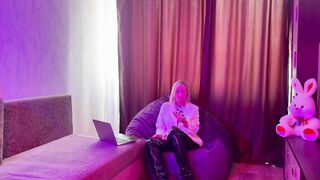 КАК УДОВЛЕТВОРИТЬ ЖЕНЩИНУ В ПОСТЕЛИ?