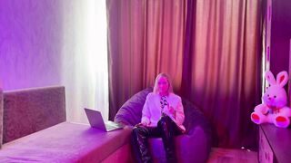 КАК УДОВЛЕТВОРИТЬ ЖЕНЩИНУ В ПОСТЕЛИ?