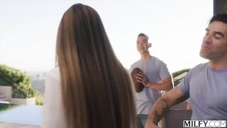 MILFY Dong-hungry curvy female-dominator Kianna gets blowbanged