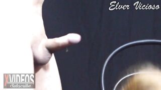 Fresh model masturbates her photographer and positions undressed