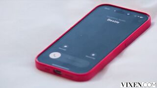 When Lily and Alberto's vacation is being ruined by his wandering eyes, that babe enlists her bestie Emiri to get the focus back on 'em.