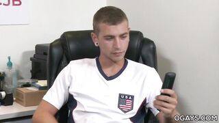 Built homo storking his giant wang