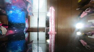 Trans whore Daphne bangs herself on the table with her pink sextoy