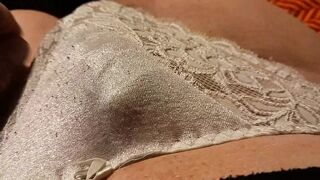 Roberta TV plays with the rod