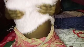 SKYMILE AMATAEUR DESPARETLY PEE OUTDOOR IN ADVANCE OF CLIMAX