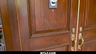 ????❤️MYLF - mother I'd like to fuck Lesbo Seduces Str8 Gal