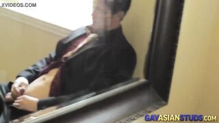 Muscly homosexual oriental dude jerking off