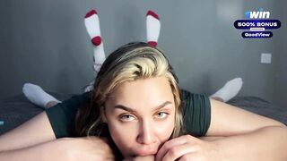 Sexy stepsister practices oral-sex technique on her brother's dong