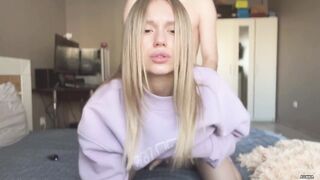 Hotty Shows Her Body And Helps Her Boyfriend Cum After Ardent Sex.