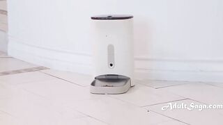 Watching My Roommate Masturbate Throughout a Pet Feeder App