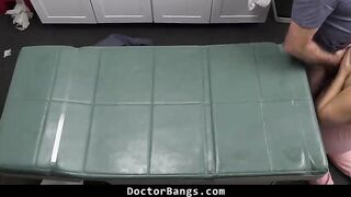 Dr. Crew Screws Patient During the time that Nurse Joins - Doctorbangs