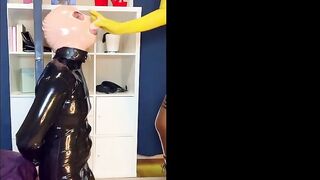 Mastix Kinky Peach bangs her thrall's mouth