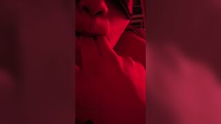 Hice un increíble oral sex a mi mejor amigo hice que terminara en mi boca!!!!!!