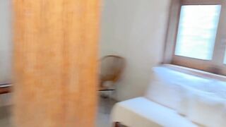 Mi hijastro de verga grande me llenó de leche mientras mi marido salió a buscar el almuerzo