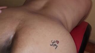 Mi suegra me pide recojerla del trabajo y la llevo a motel a abrirle la cola ????????????