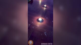BARBARAEROTIK me masajea con sus enormes tetas y su gran culo. Clip en mi canal