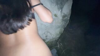 RAPIDIN con la novia de mi mejor amigo en el bosque. Casi nos descubre mi'migo