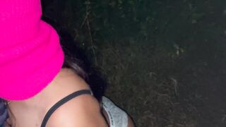 RAPIDIN con la novia de mi mejor amigo en el bosque. Casi nos descubre mi'migo