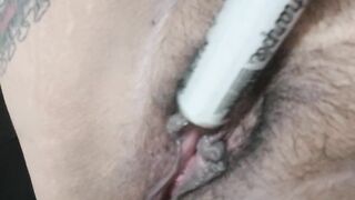 Dandome con el material de oficina