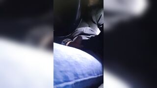 Meneando la verga mientras conduzco