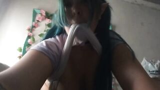 Pov: La Otaku de tu flia te descubre viendo Anime!! ????