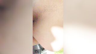 Me vengo en la cola de mi vecina en sus dias