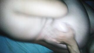 Cogiendo de lado con mi novia a la noche