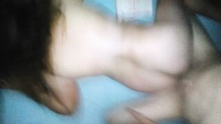 Cogiendo de lado con mi novia a la noche