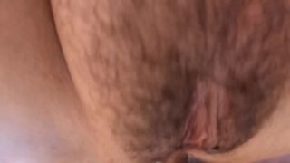 Mi hermanastra me pidió que le follara el culo y acabará dentro de ella