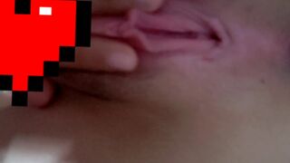 jugueteo con mi pequeño y lindo coño ♡