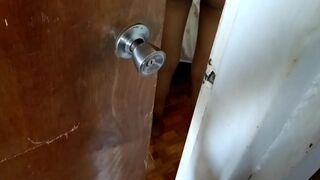 mi hermanastra chupándome la verga la puta chupa riquísimo