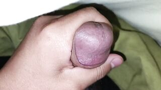 Polla latin chick pide ser pajeada a media noche